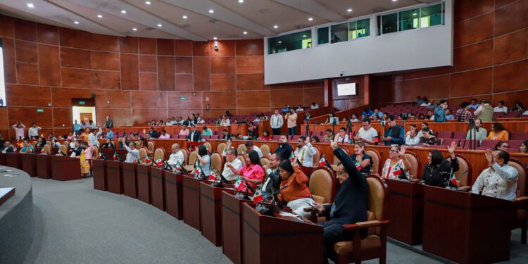 La propuesta de decreto fue aprobada con 33 votos a favor.
