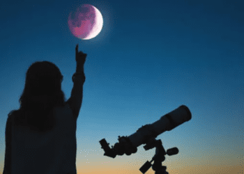 La UNAM señaló que la Luna pasará entre la Tierra y el Sol, provocando un eclipse solar parcial visible en diversas regiones del hemisferio norte.
