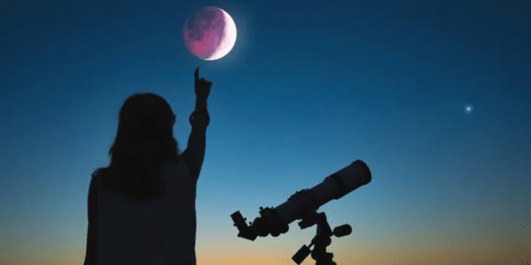 La UNAM señaló que la Luna pasará entre la Tierra y el Sol, provocando un eclipse solar parcial visible en diversas regiones del hemisferio norte.
