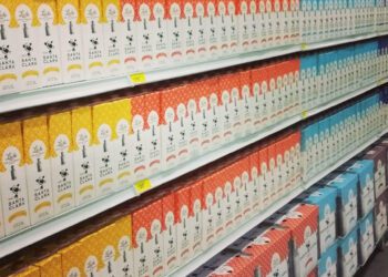Litro de leche, por arriba del precio de la gasolina