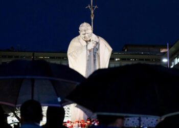 Se agrava Papa Francisco: sufre dos episodios de insuficiencia respiratoria aguda; estado clínico “complejo”