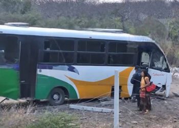 ¡Un peligro para los usuarios! Pésimas condiciones y mal servicio en transporte Istmeños