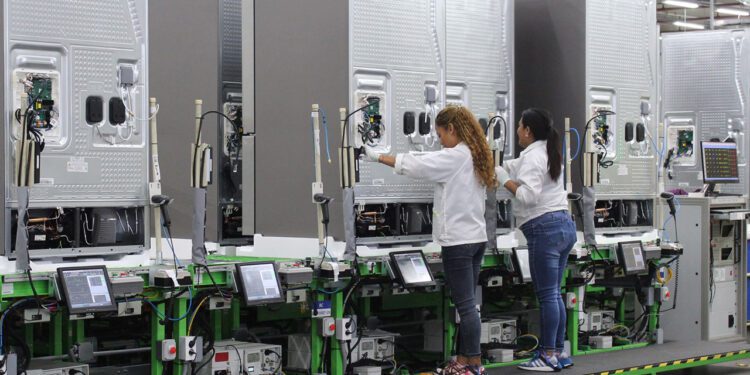 ¿Samsung se va de México por aranceles de Trump?