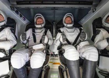 Nueve meses varados en el espacio es ‘vocación’, no horas extras.