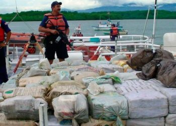 Lujoso yate, cocaína y dólares: mexicanos caen en Costa Rica con cargamento rumbo a EE.UU.
