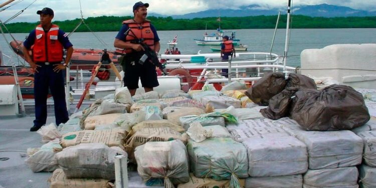 Lujoso yate, cocaína y dólares: mexicanos caen en Costa Rica con cargamento rumbo a EE.UU.