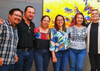 La artista plástica Itzel Sánchez inauguró una exposición de obras de arte de su autoría el pasado lunes.