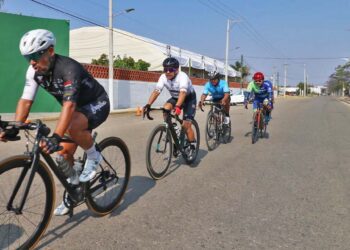 Fotos: Leobardo García Reyes // Alfredo Ramírez se impuso en el ciclismo del fin de semana.