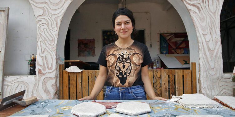 Ana Patricia nos relata que le interesó en especial esta técnica porque deseaba hacer arte 100% sustentable.