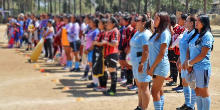 Se puso en marcha el Torneo de la Liga Femenil de Futbol de la Villa de Zaachila.