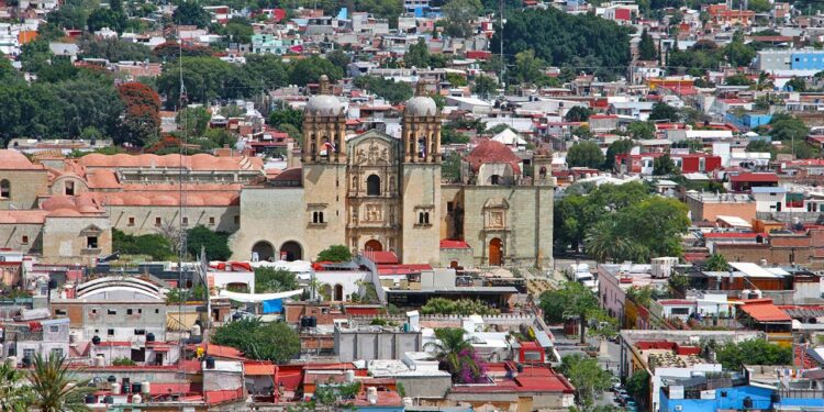 Fotos: Adrián Gaytán // La ciudad no solo se ha urbanizado, sino que sus habitantes enfrentan cada día varios problemas para llevar una vida en paz y tranquilidad.