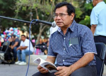 Foto: Seculta // Pech señala que los medios electrónicos, las redes sociales y plataformas como Wattpad están tomando el lugar de las editoriales físicas.