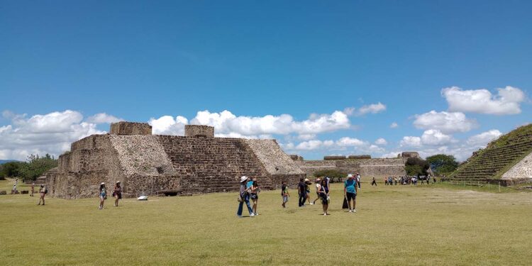 Foto: archivo // Se reportó también una denuncia pública sobre presunta discriminación a una persona en la zona arqueológicas de Monte Albán.