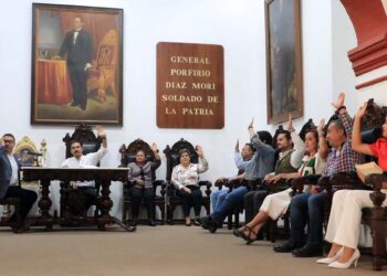 Foto: Adrián Gaytán // Sesión de Cabildo de Oaxaca de Juárez presidida por el edil Raymundo Chagoya Villanueva.