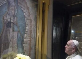 "Virgen Santa, ayúdanos a resplandecer en la fe, en la justicia y en el amor a los pobres“, Papa Francisco.