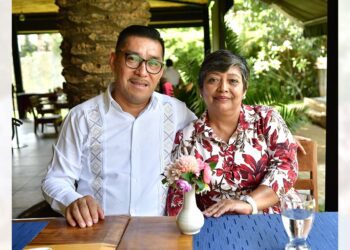 Fotos: Rubén Morales // Angélica Sánchez Ruíz fue agasajada por su esposo con motivo de su cumpleaños.