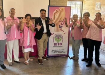 Fotos: cortesía // El grupo que preside Mina Fernández Pichardo agradeció infinitamente al Dr. Federico Montes Cruz.