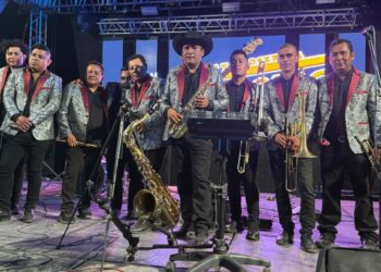 Este proyecto inició para hacer música regional oaxaqueña con un estilo único e inigualable.