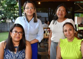 Fotos: Rubén Morales // Las amigas Karla, Mónica, Nerida y Eréndira.