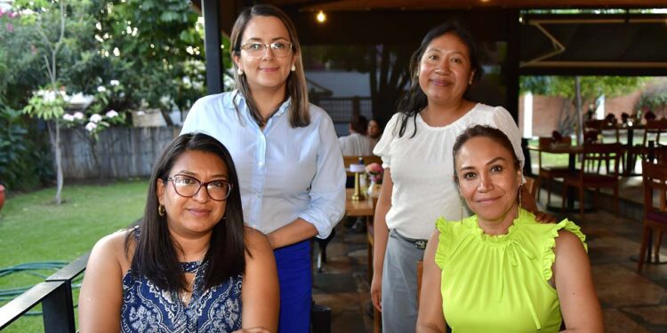 Fotos: Rubén Morales // Las amigas Karla, Mónica, Nerida y Eréndira.