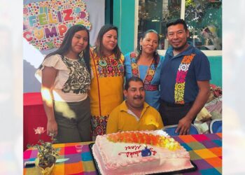 Fotos: Rubén Morales // La cumpleañera escuchó las tradicionales Mañanitas de sus seres queridos.