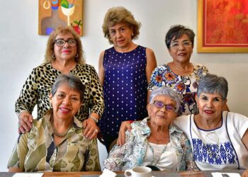 Fotos: Rubén Morales // María de Lourdes Cruz, Bibian Allende, Viky Meixueiro, Katy Harp, Biby Cabero y Patricia Nivón.