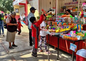 Foto: Archivo El Imparcial // Operativos dentro de escuelas, pero afuera de escuelas, manga ancha a la comida chatarra.