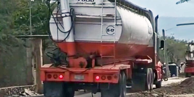 Vecinos denunciaron que se permite el paso a vehículos pesados.