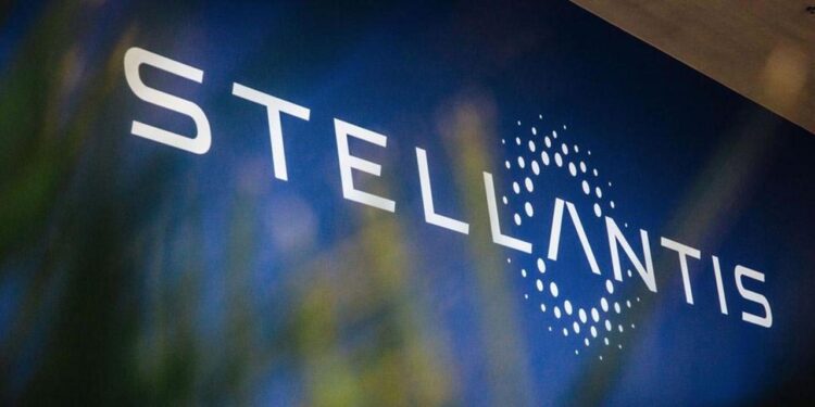 Stellantis suspende producción en México y Canadá por aranceles de EE.UU.