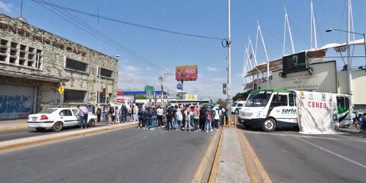 Foto: Adrián Gaytán // Registran en marzo 34 bloqueos de calles, avenidas y carreteras del estado.