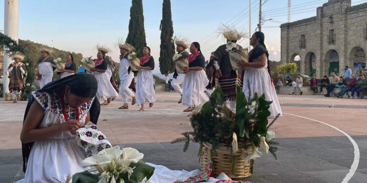 Las delegaciones de la Mixteca realizaron sus mejores presentaciones.