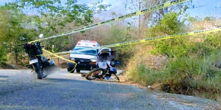 Luto en la Costa: motociclista muere en percance rumbo a Santa María Huatulco