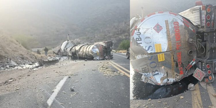 VIDEO | ¡Alerta en la 135D! Vuelca pipa con más de 300 mil litros de combustible entre Tepelmeme y Tehuacán