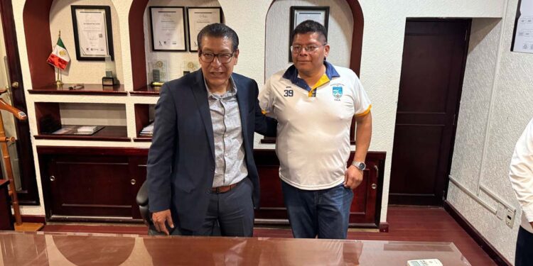 Foto: Álvaro Cuitláhuac López // Benito Roberto Ortiz Cervantes dirigirá la facultad de Contaduría en el periodo 2025-2028.