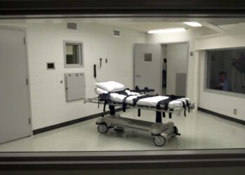 Michael Tanzi fue ejecutado en la prisión estatal de Florida mediante inyección letal por el asesinato de Janet Acosta, trabajadora del Miami Herald. 