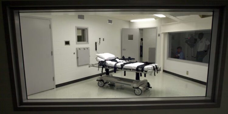 Michael Tanzi fue ejecutado en la prisión estatal de Florida mediante inyección letal por el asesinato de Janet Acosta, trabajadora del Miami Herald. 