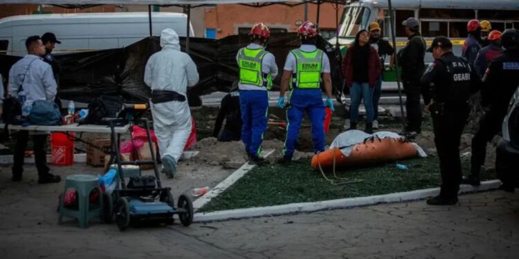 Hallazgo de dos cuerpos en Gustavo A. Madero, en campamento de migrantes