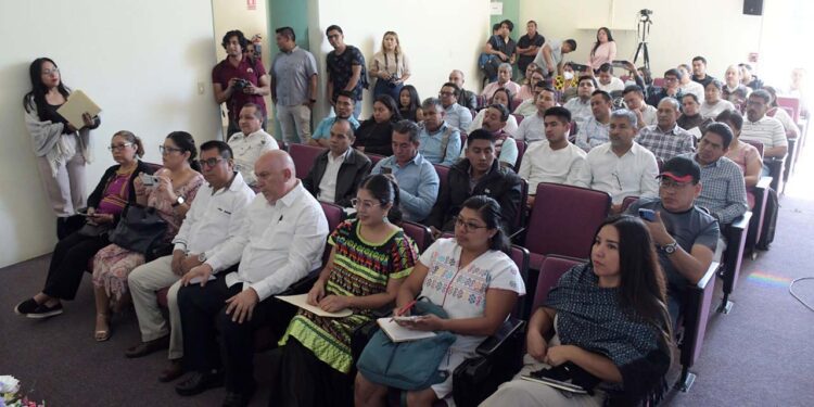 Foto: Congreso de Oaxaca // Organiza el “Conversatorio rumbo al fortalecimiento de la Sala de Justicia Indígena (SJI)”.