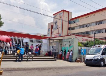 Foto: Adrián Gaytán // De nuevo el Hospital Civil enfrenta desabasto de medicamentos.