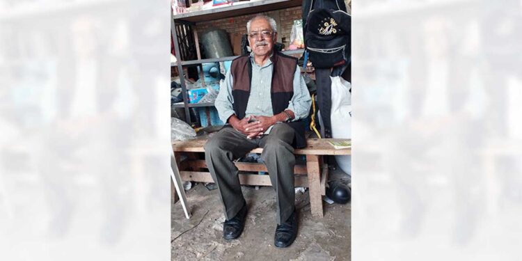 Don Raymundo Durán habla brevemente sobre el café mazateco.