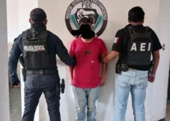 El hombre quedó detenido en lo que se esclarece su situación jurídica.