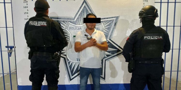 El sujeto quedó detenido.