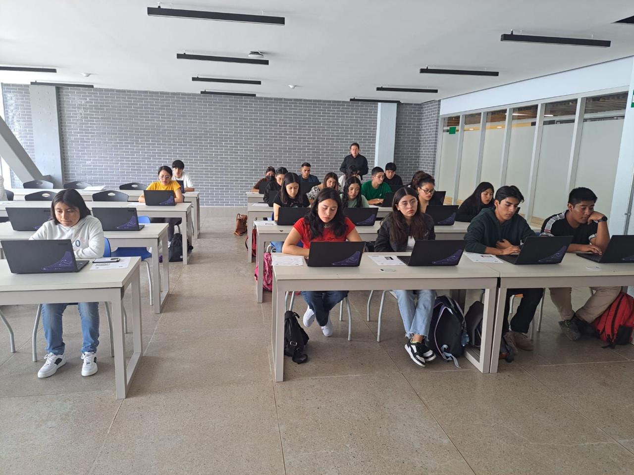 La nueva ENES plantea ofrecer programas de licenciatura en cuatro modalidades: escolarizada, abierta, mixta y a distancia.