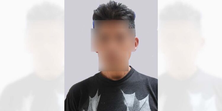 El detenido y el teléfono recuperado fueron puestos a disposición de las autoridades.