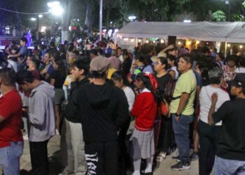 Foto: IGAVEC // Familias degustaron de comida y cultura en el parque central de Huajuapan.