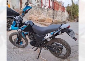 Fue robada una motocicleta Itálika, tipo DM150, color azul con negro.