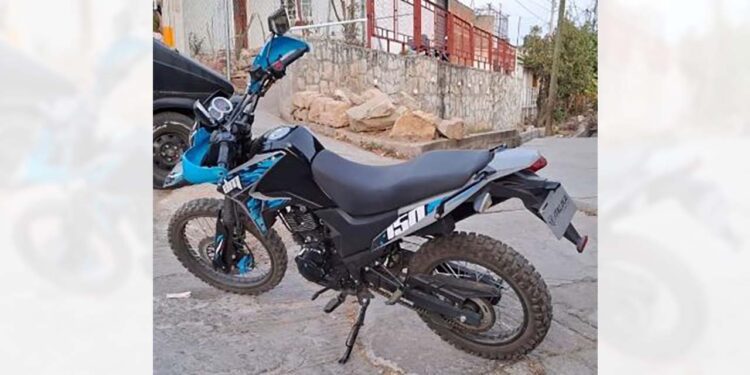 Fue robada una motocicleta Itálika, tipo DM150, color azul con negro.