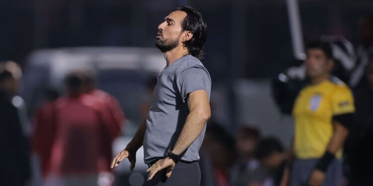 Gerardo Espinoza deja Chivas tras un Clausura 2025 decepcionante
