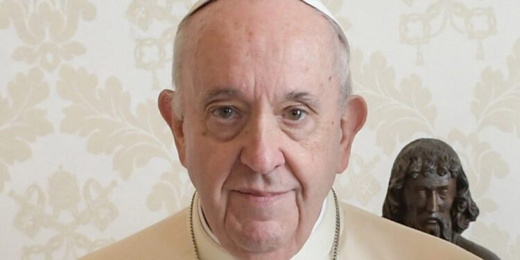El Papa “del fin del mundo”; deportista y vivía con un pulmón