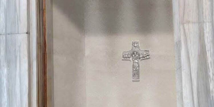 ¿Cómo será la tumba del papa Francisco y desde cuándo podrá visitarse?